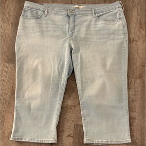 Levi 24W cropped jeans